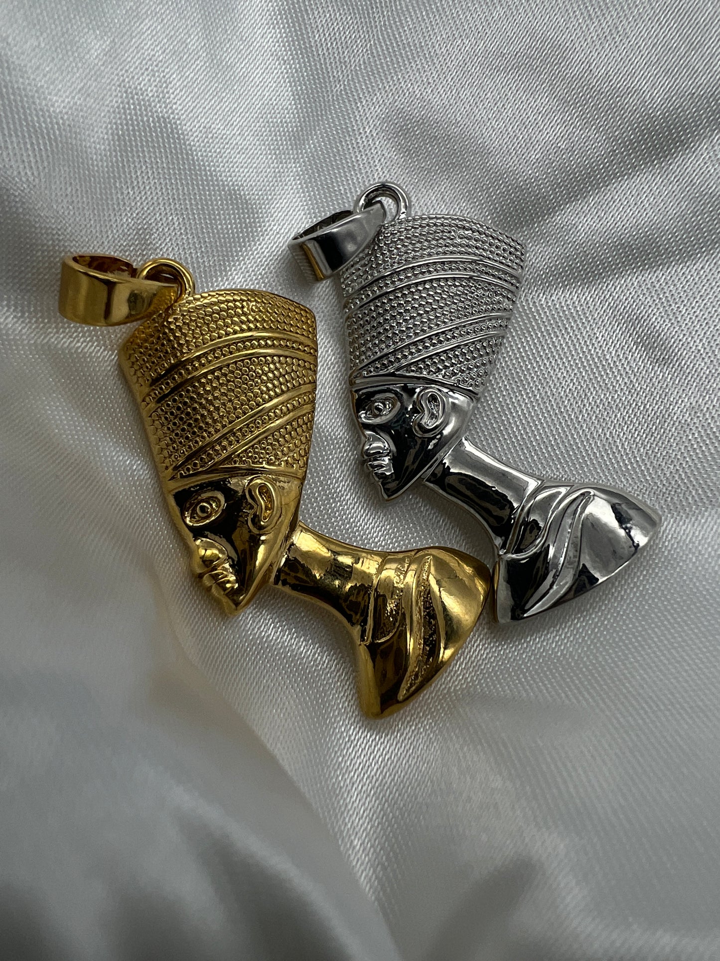 NEFERTITI.
