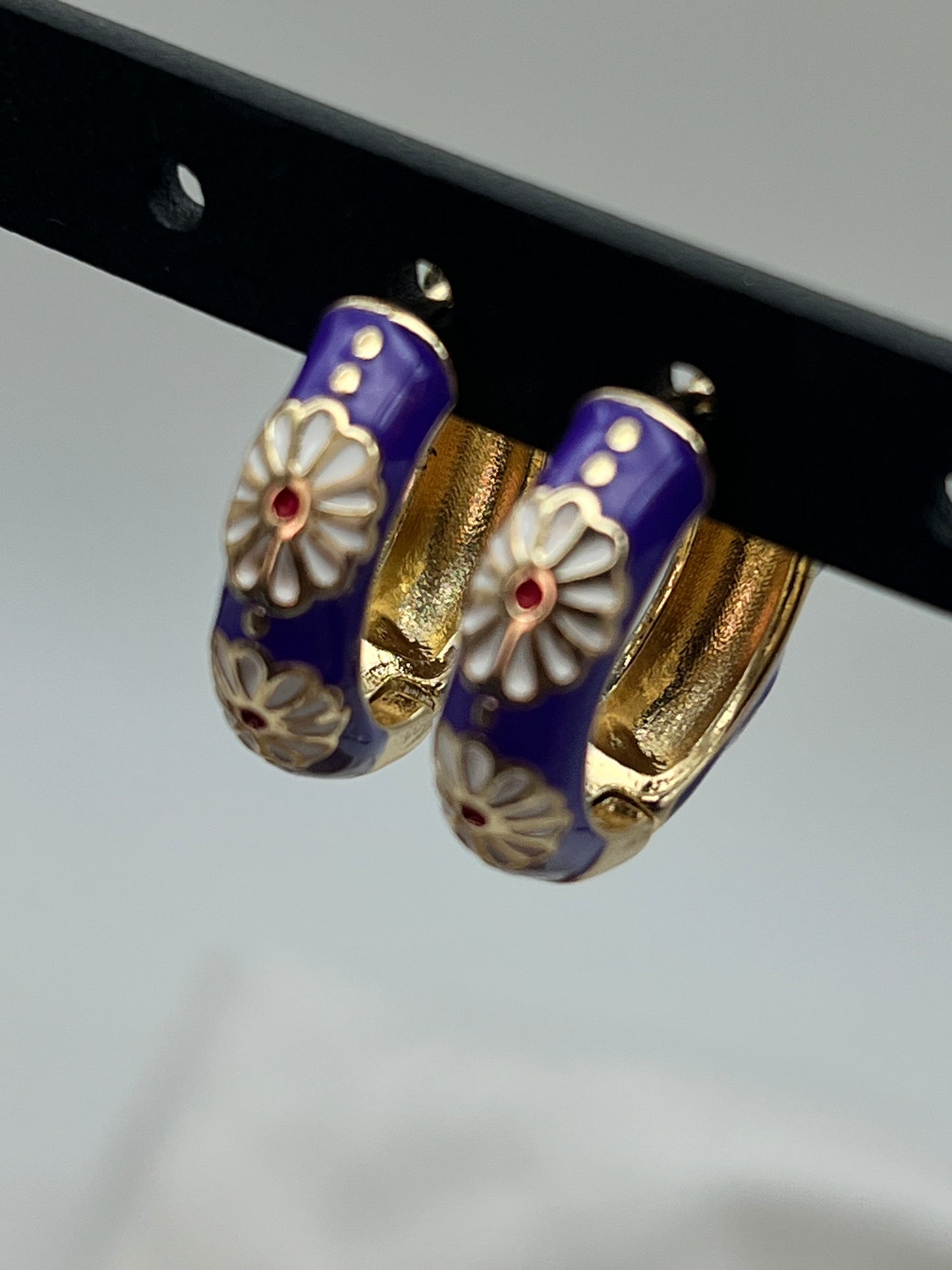Eden Hoops – Violet Petal