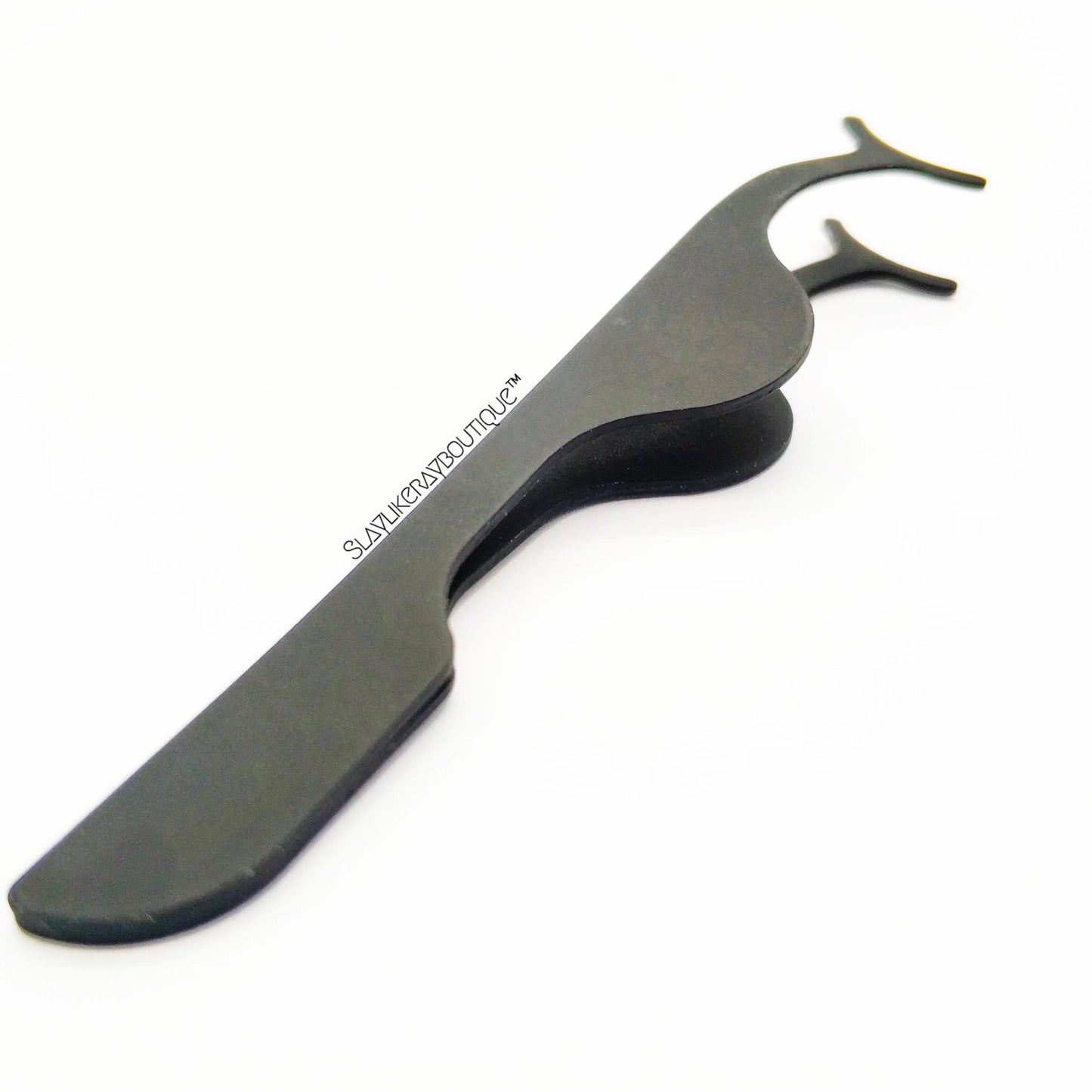 LASH APPLICATOR.